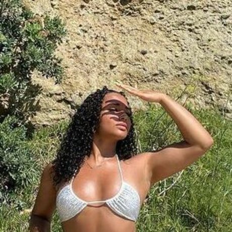 Scarlet May top porno fotos