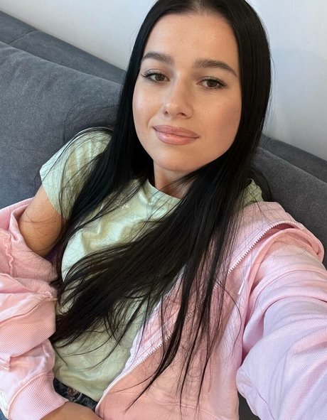 EmiliAAA kostenlose nackte bilder