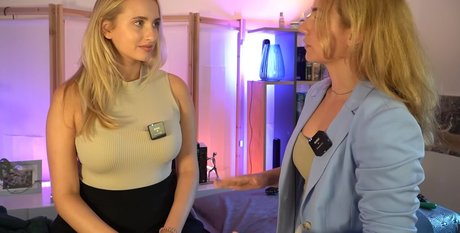 Kewas Asmr schauspielerin pornographische galerie