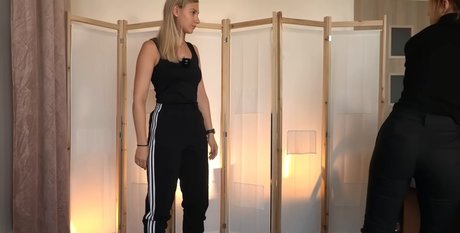 Kewas Asmr nacktheit erwachsene foto