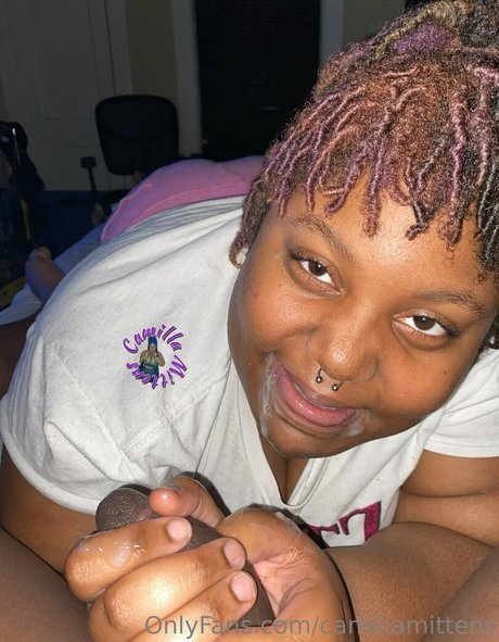 Camilla Mittens erwachsene nackte bild