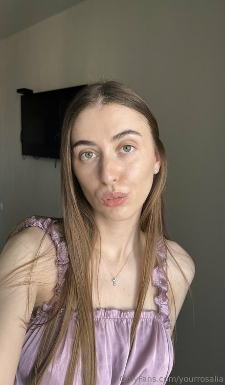 yourrosalia porno hübsche foto
