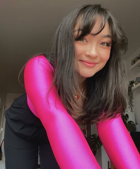 Mxmtoon kunst heiße archiv