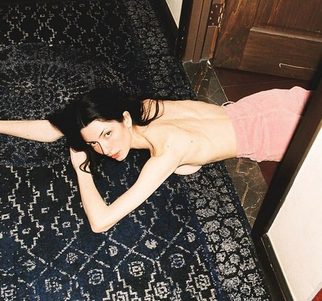 thewomanfromanotherplace schöne kunst bild