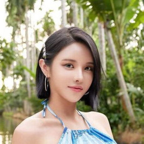 laysha__official pornostar nette bilder