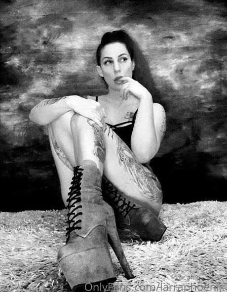 arielrhoades kunst porno archiv