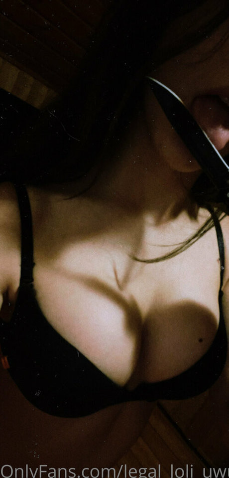 Legal loli uwu model exklusive bilder