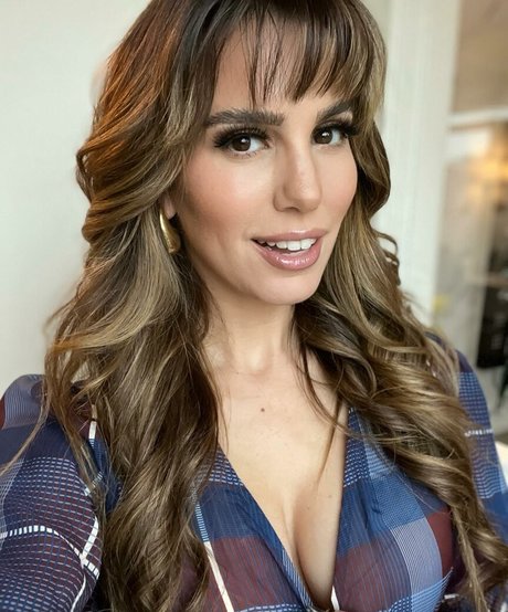 Christy Carlson Romano kunst erwachsene fotos