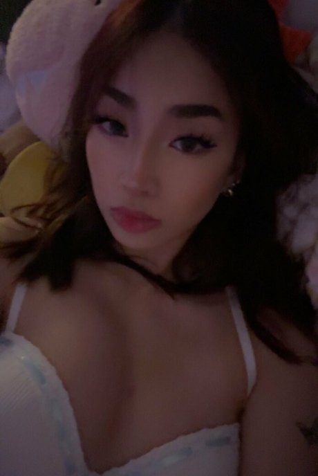 Harmonee Yang exklusive top fotos