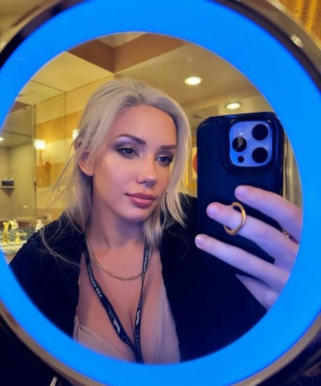 Alanah Pearce xxx pornographische foto