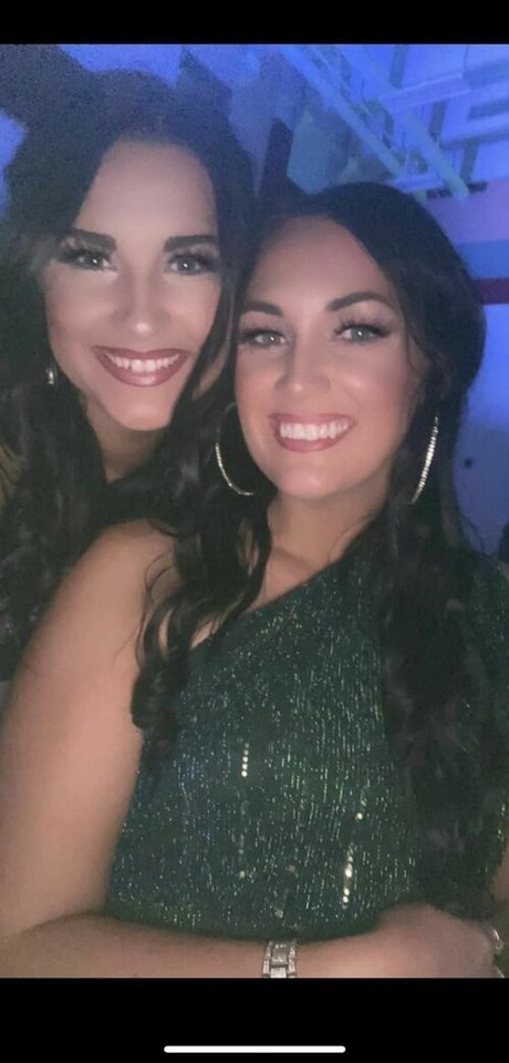 Aisley Montgomery exklusive hübsche foto