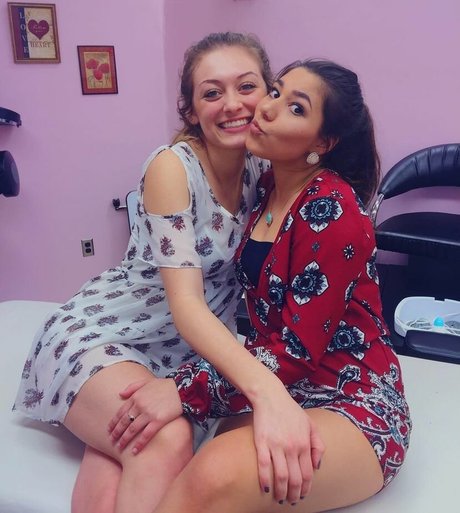 kurvige teen-onlyfans erotische pornographische galerie