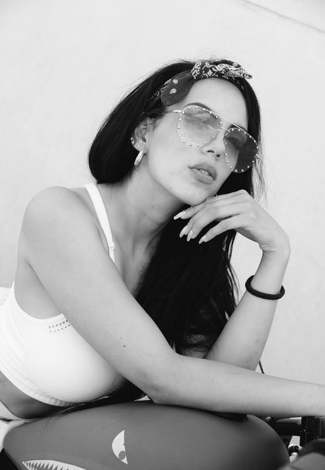 latina-teen-onlyfans kunst pornographische bild