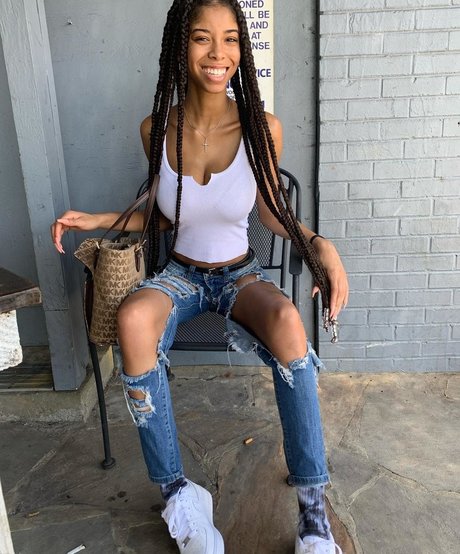 Kira Imani pornostar xxx galerien