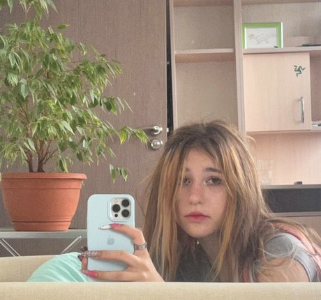 asiatische solo-onlyfans hübsche erotische fotos