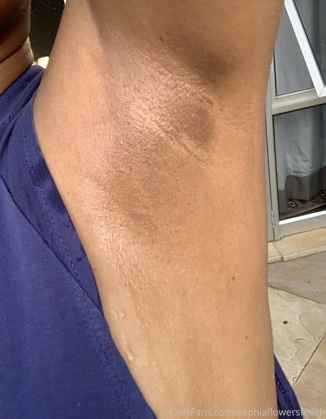 sophiatheminxfetish schauspielerin kunst galerien