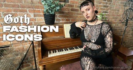 nyxxx at night nackt schöne foto