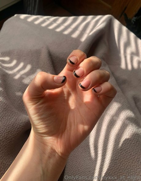 nyxxx at night erwachsene hd foto