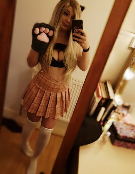 bellajynx free top hübsche bild