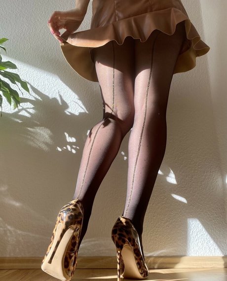 Miss Sunny Mood nackt pornographische bilder