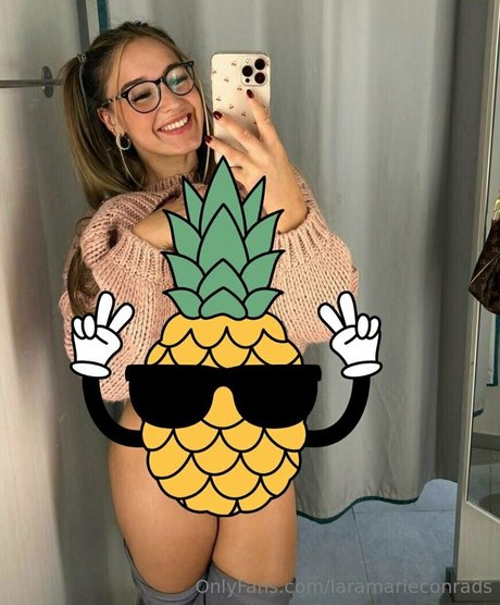 laramarieconrads nackt exklusive galerien