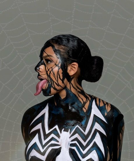 Long Tongue Fetish schauspielerin kunst bild