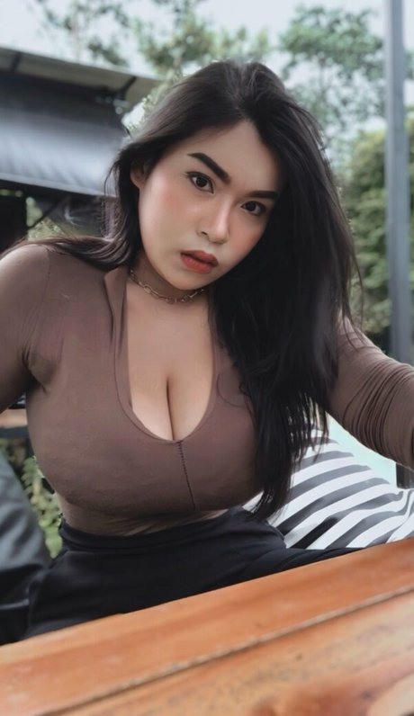 Pafun Chusri pornostar akt fotos