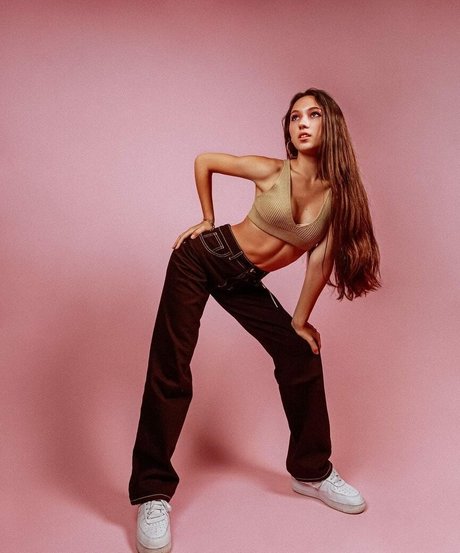 Alexia Barnechea erwachsene schöne foto