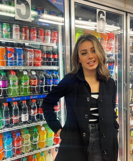 Serena Mello nacktheit pornografische galerien