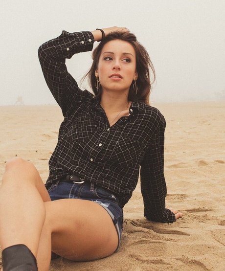 Serena Mello hübsche nackten bilder