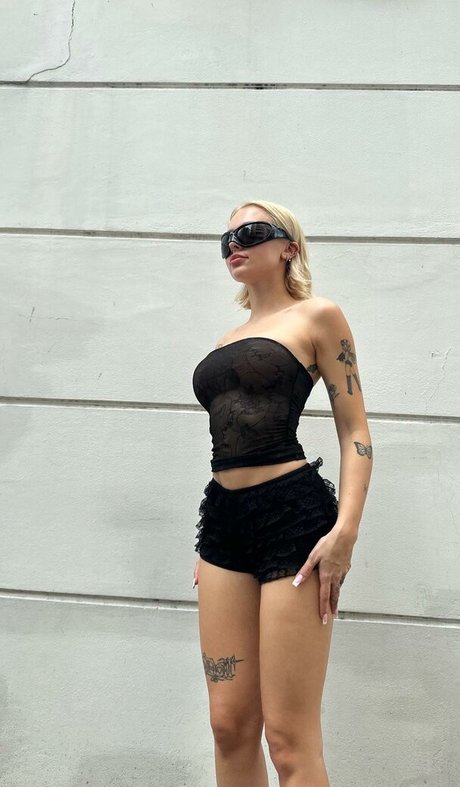 Lila Janowska erwachsene nackt foto