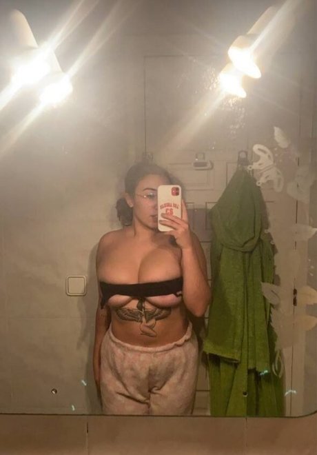 Noemi123130 erotische archiv