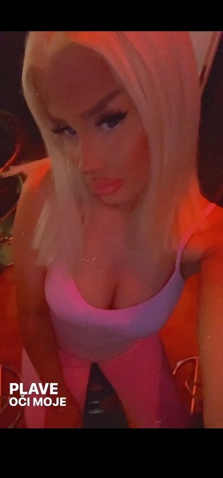 Viki Mitrovic model erwachsene galerie