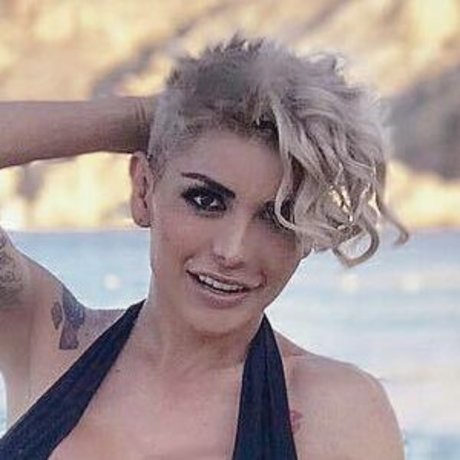 Karla Carrillo sexy nette archiv