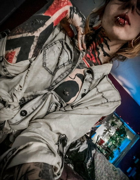 kota morgue model nackte galerie