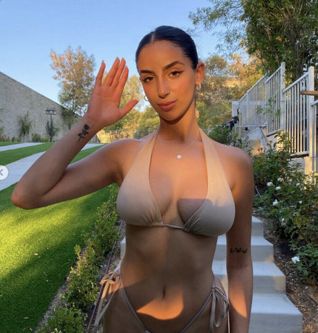 Bar Mansuri nacktheit heiße bilder