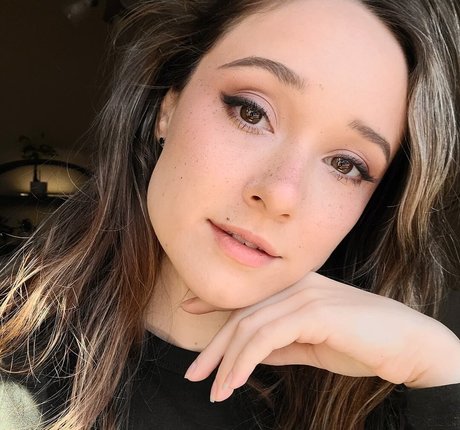 AmyKay ASMR top sex galerie