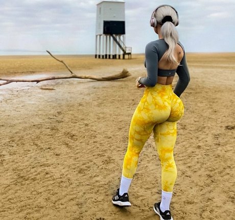 Zara Louisa model schöne bild