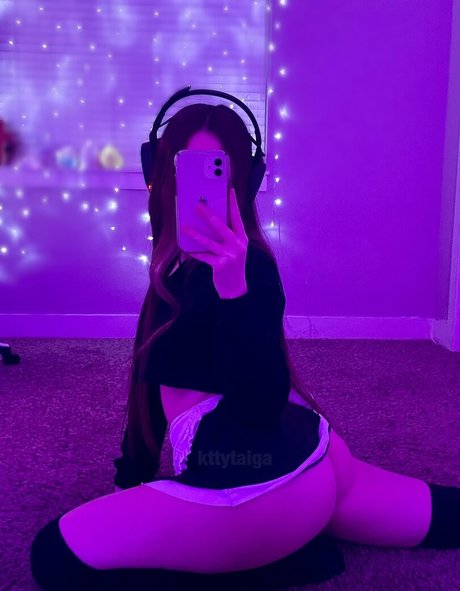 kttytaiga kunst sexy bild