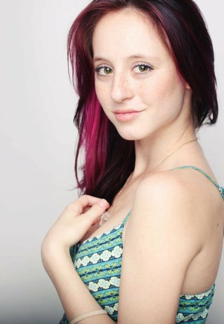 Girlfriend Reviews schauspielerin nacktheit foto