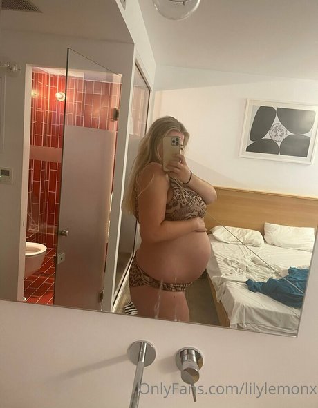 lilylemonx model sexy bild