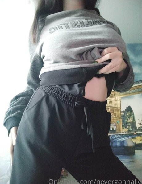 nevergonnalie model pornographische bilder