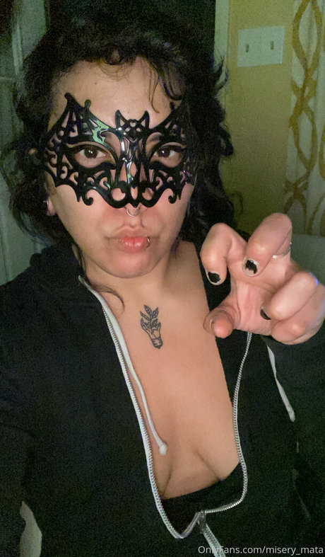 mirari mata exklusive nacktheit bild