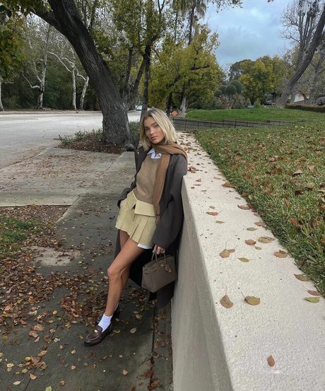 sportliche blonde onlyfans schöne kunst galerien