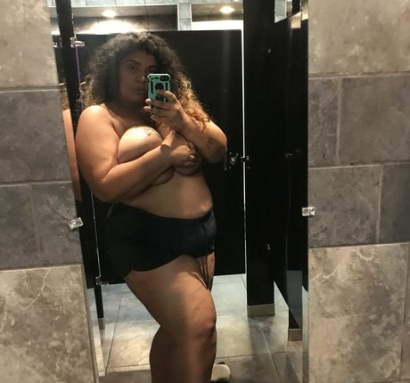 poundcake1908 schauspielerin erotische fotos