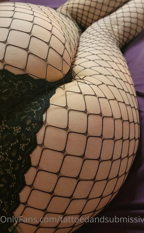 tattoedandsubmissive schauspielerin hübsche archiv