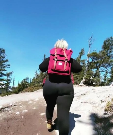 Lilly Alcorn top erwachsene archiv