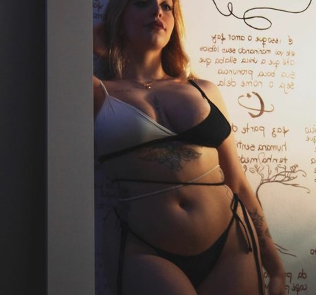 Stef Mwndstef schöne pornostar foto