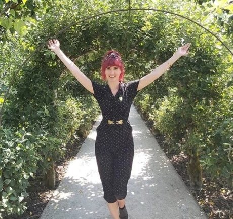 Izzie Balmer beste akt fotos