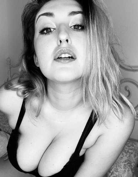 hornypeach23 Profilbild